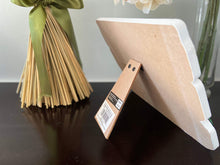 Load image into Gallery viewer, Hello spring frog picture frames - Roma Street
