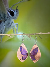 Cargar imagen en el visor de la galería, Hand painted butterfly earrings/laser engraved wooden earrings / flower earrings / 925 silver and wood earrings / maple earrings
